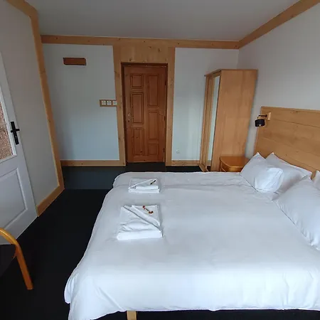 Hotel Wysoka Ze Sniadaniem 3*