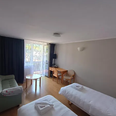 Wysoka Ze Sniadaniem Hotel 3*