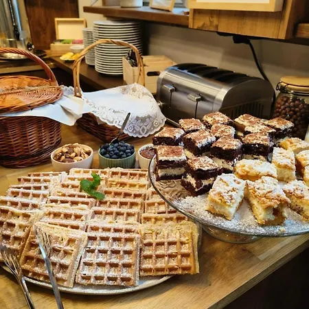 Hotel Wysoka Ze Sniadaniem 3*