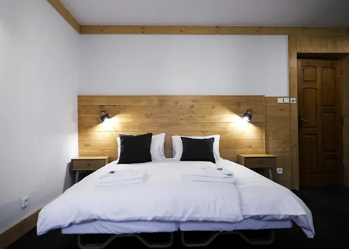 Hotel Wysoka Ze Sniadaniem 3*