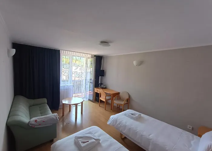 Wysoka Ze Sniadaniem Hotel 3*