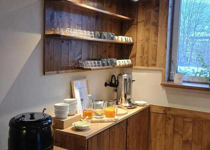 Hotel Wysoka Ze Sniadaniem 3*