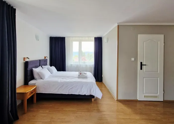 Wysoka Ze Sniadaniem 3*